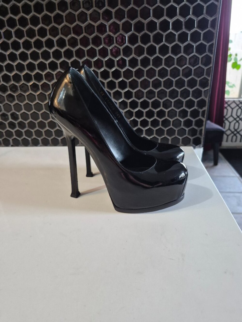 High heels - Picture 2 of 4